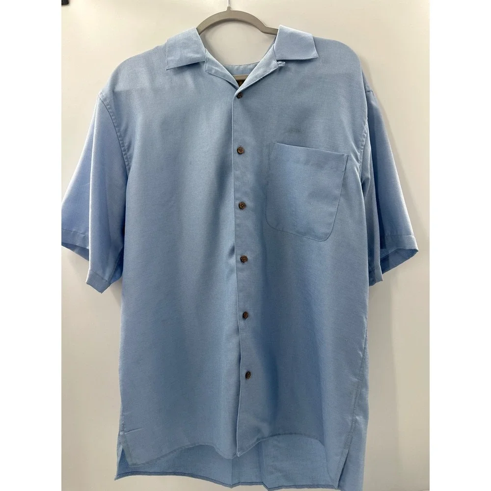 Jos. A. Bank Mens Medium Light Blue Short Sleeve Button Up Camp Shirt Textured